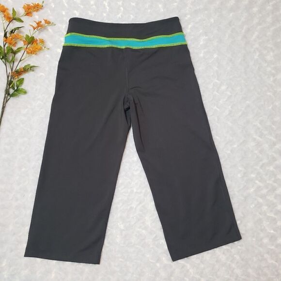 Champion size small blue green wide leg capris - Picture 3 of 3